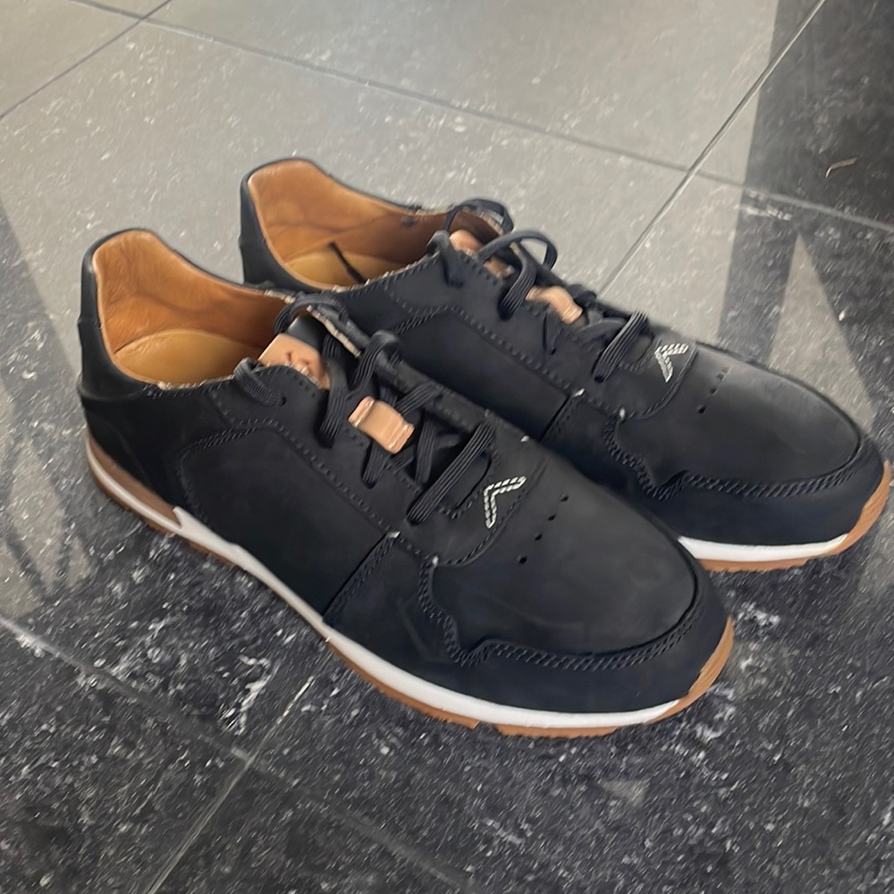 OluKai sneaker